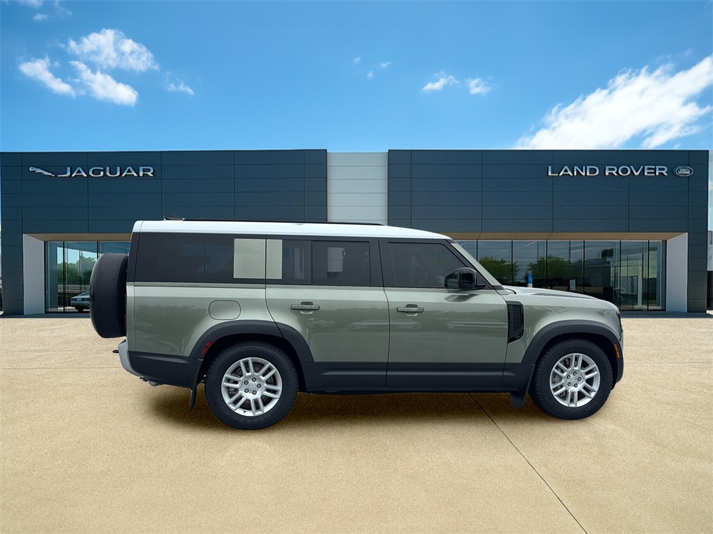 2025 Land Rover Defender 130 S photo 3