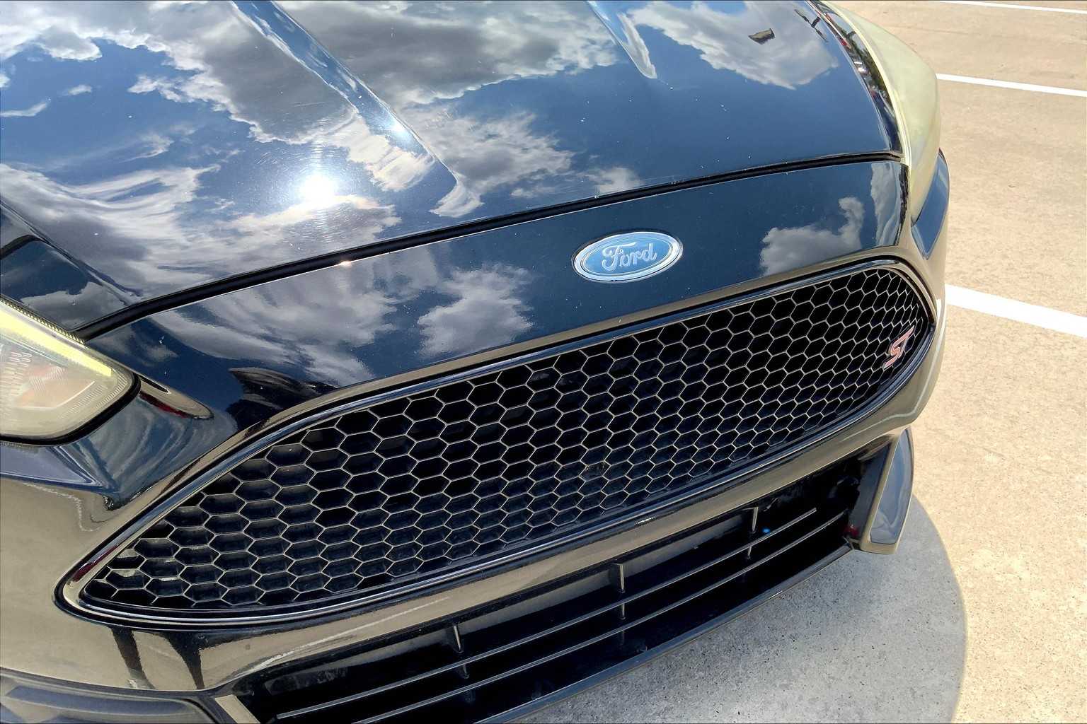 2017 Ford Focus ST photo 26