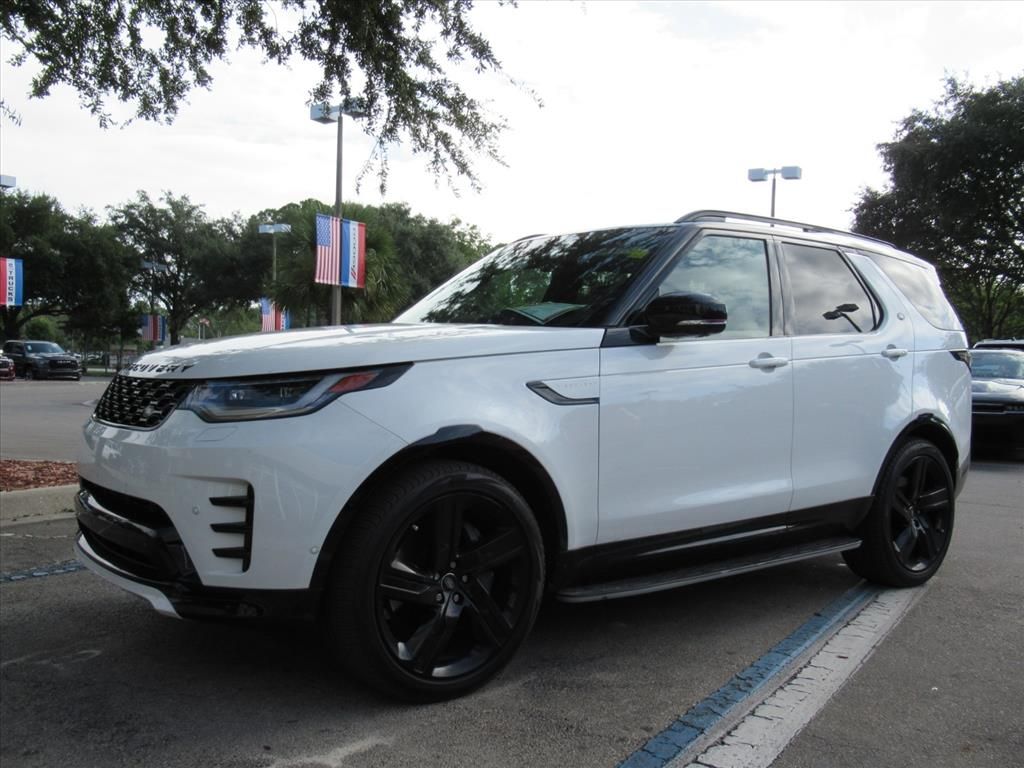 2024 Land Rover Discovery SE photo 3