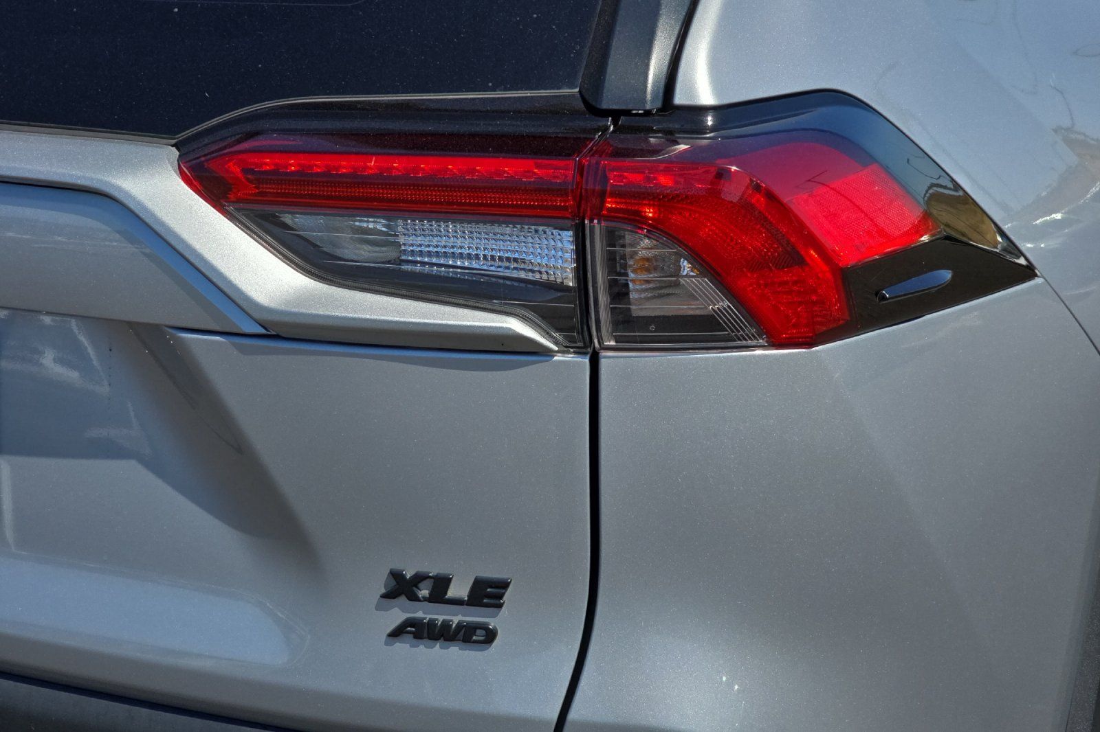 2021 Toyota RAV4 XLE photo 31