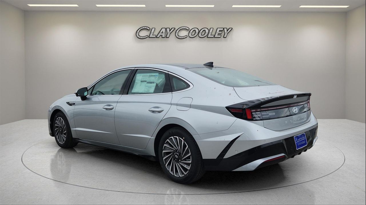 2025 Hyundai Sonata Hybrid Limited photo 5