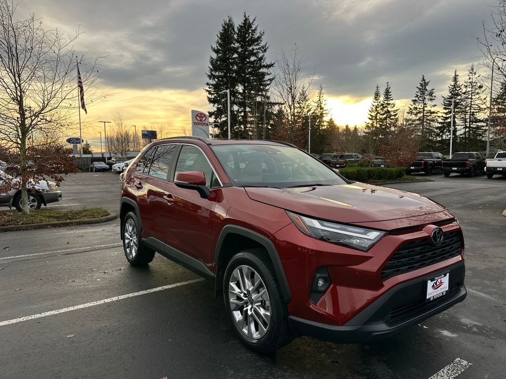 2025 Toyota RAV4 XLE Premium's photo