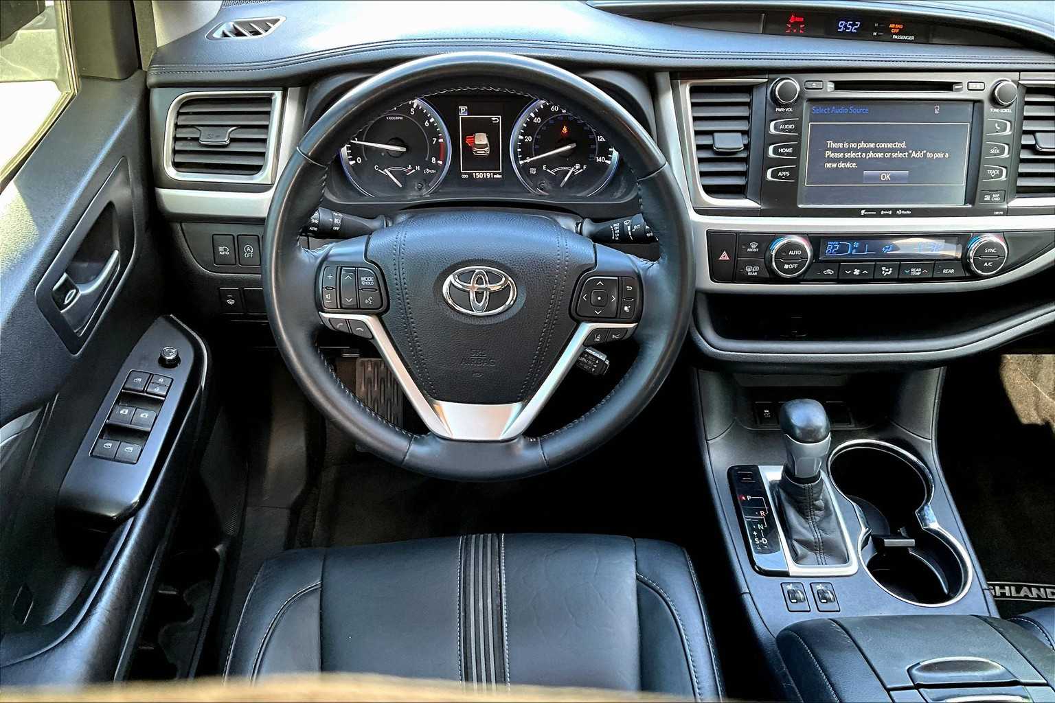 2017 Toyota Highlander SE photo 5