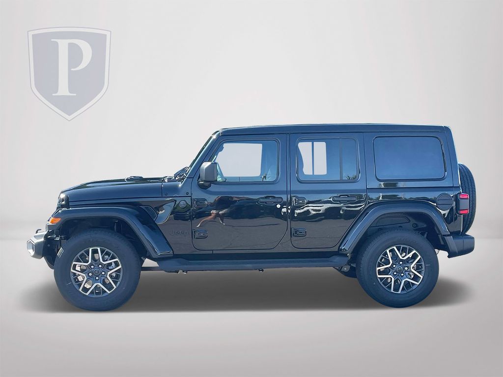 2025 Jeep Wrangler Sahara photo 4