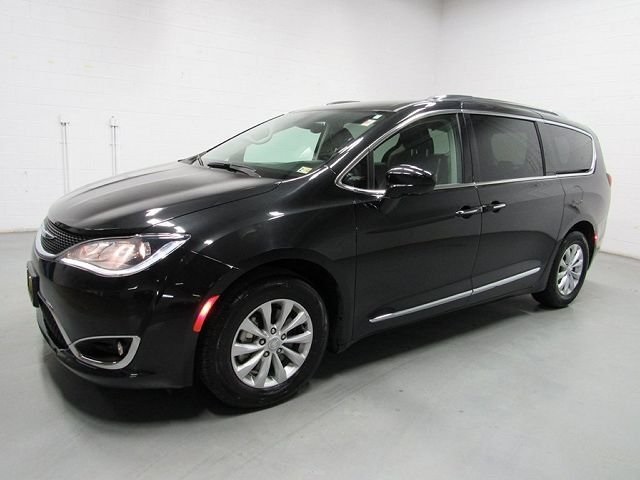 Used 2019 Chrysler Pacifica Touring L with VIN 2C4RC1BG8KR685517 for sale in Madison, NC