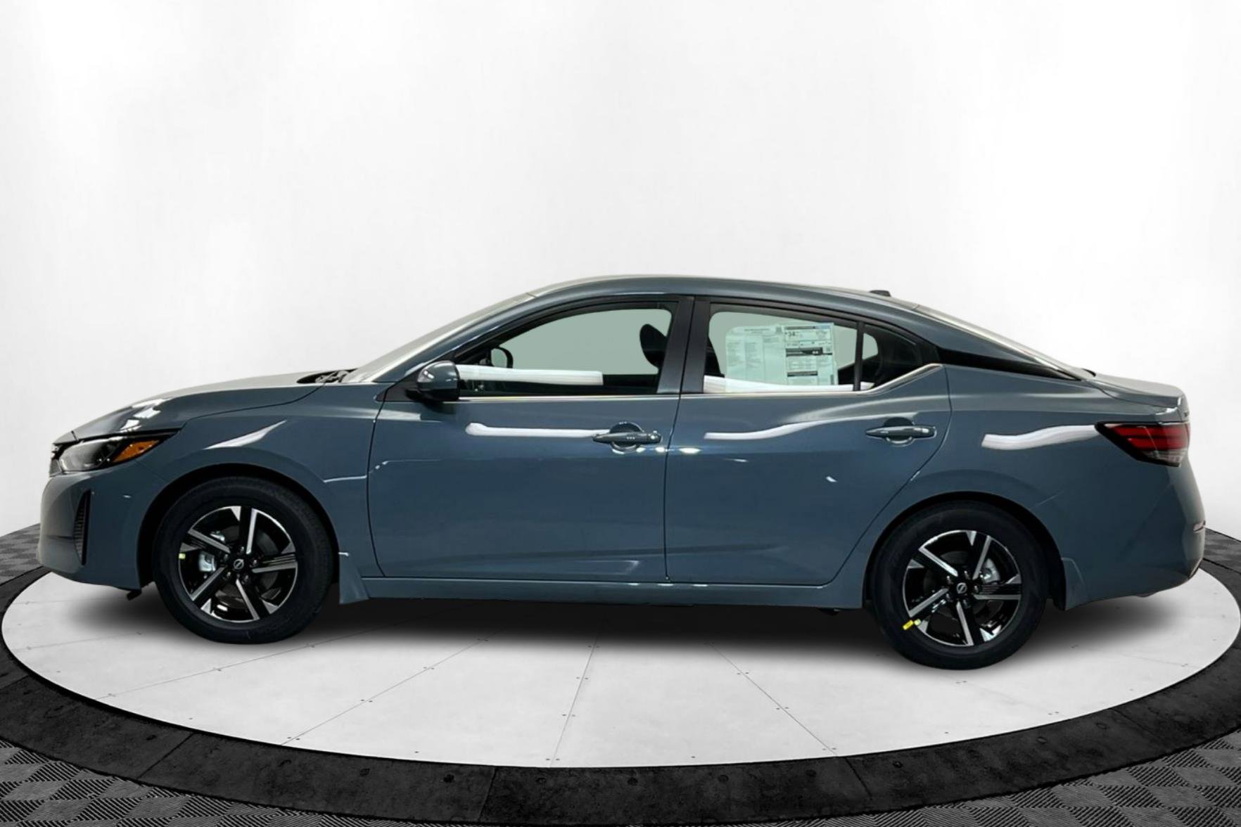 2025 Nissan Sentra SV photo 2