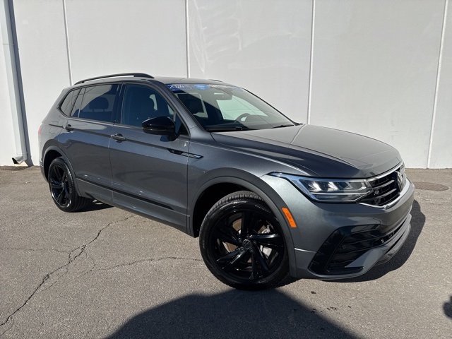 Certified 2024 Volkswagen Tiguan SE R-LINE BLACK with VIN 3VV8B7AX6RM190982 for sale in Kansas City