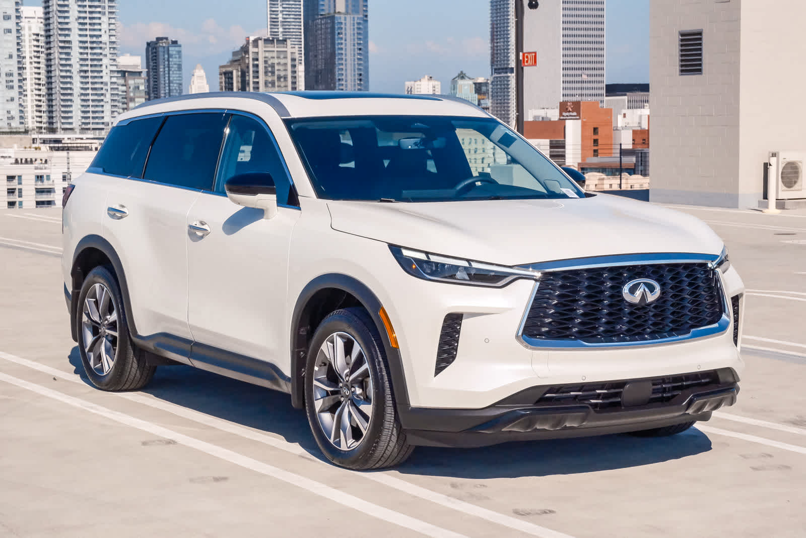 2025 Infiniti QX60 Luxe photo 3
