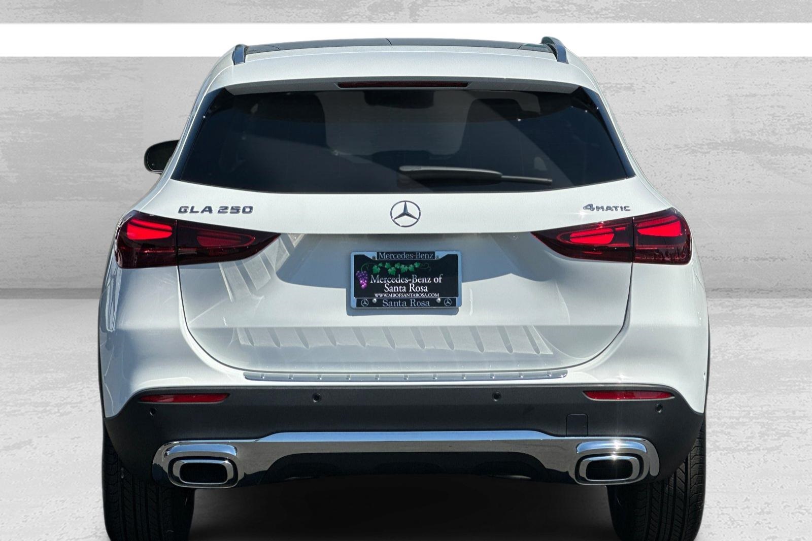 2026 Mercedes Benz GLA 250 4MATIC photo 4