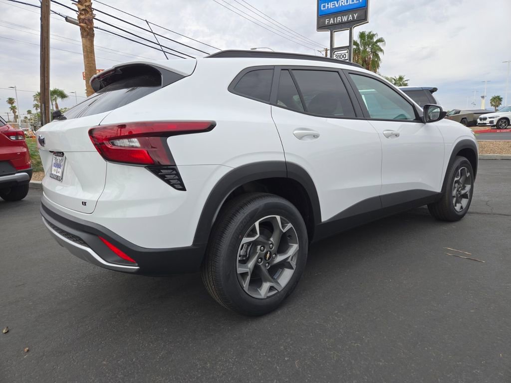2026 Chevrolet Trax LT photo 4