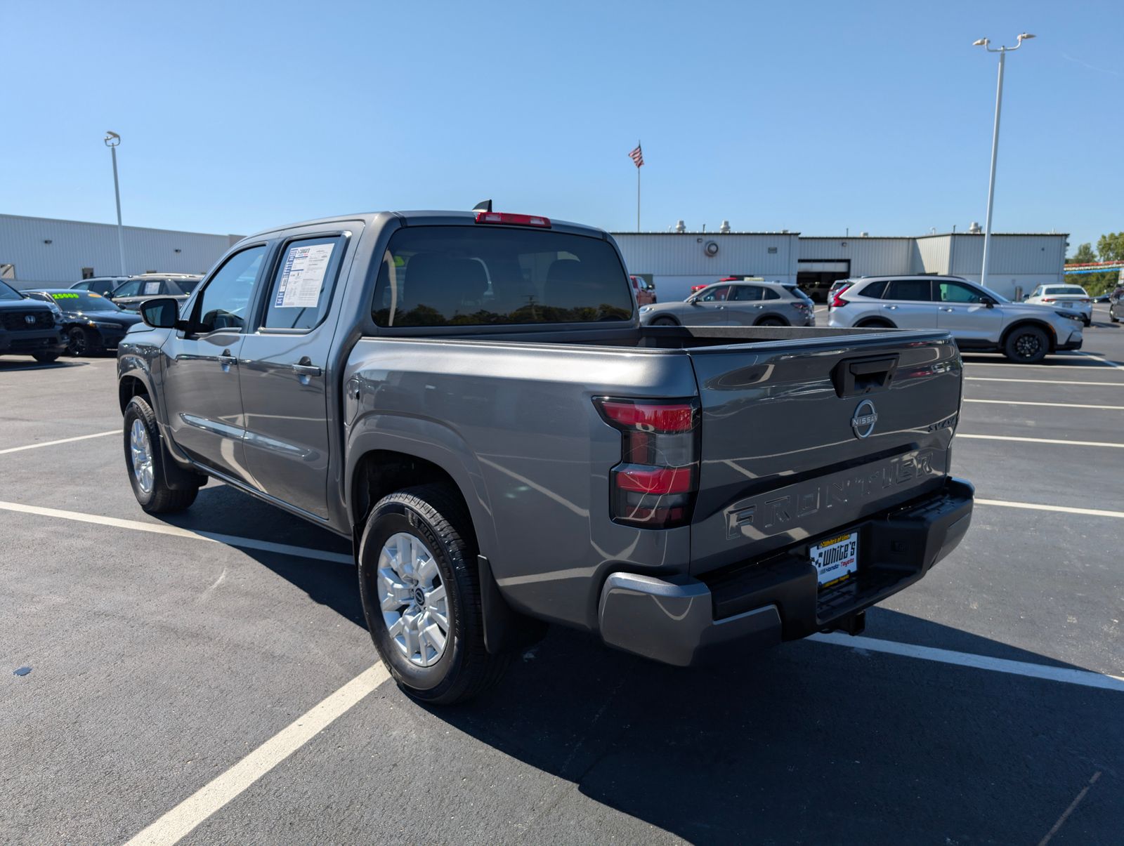 2023 Nissan Frontier SV photo 2