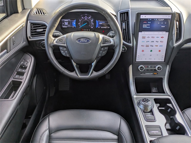 2022 Ford Edge SEL photo 15