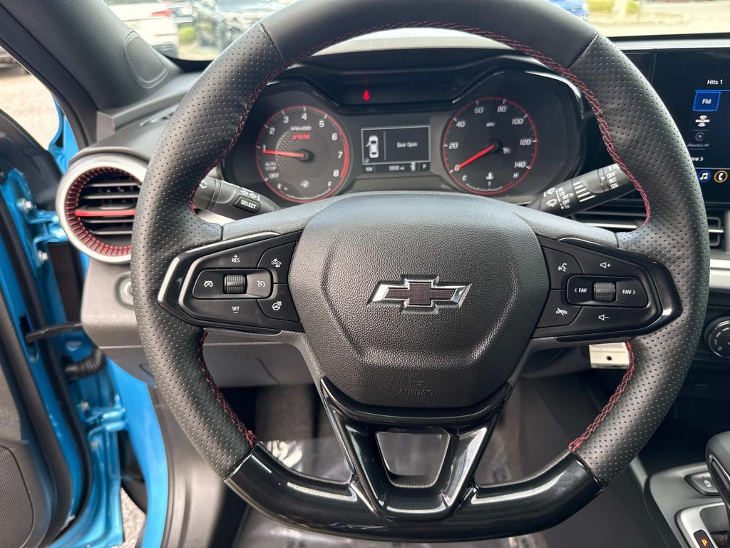 2025 Chevrolet Trax photo 32
