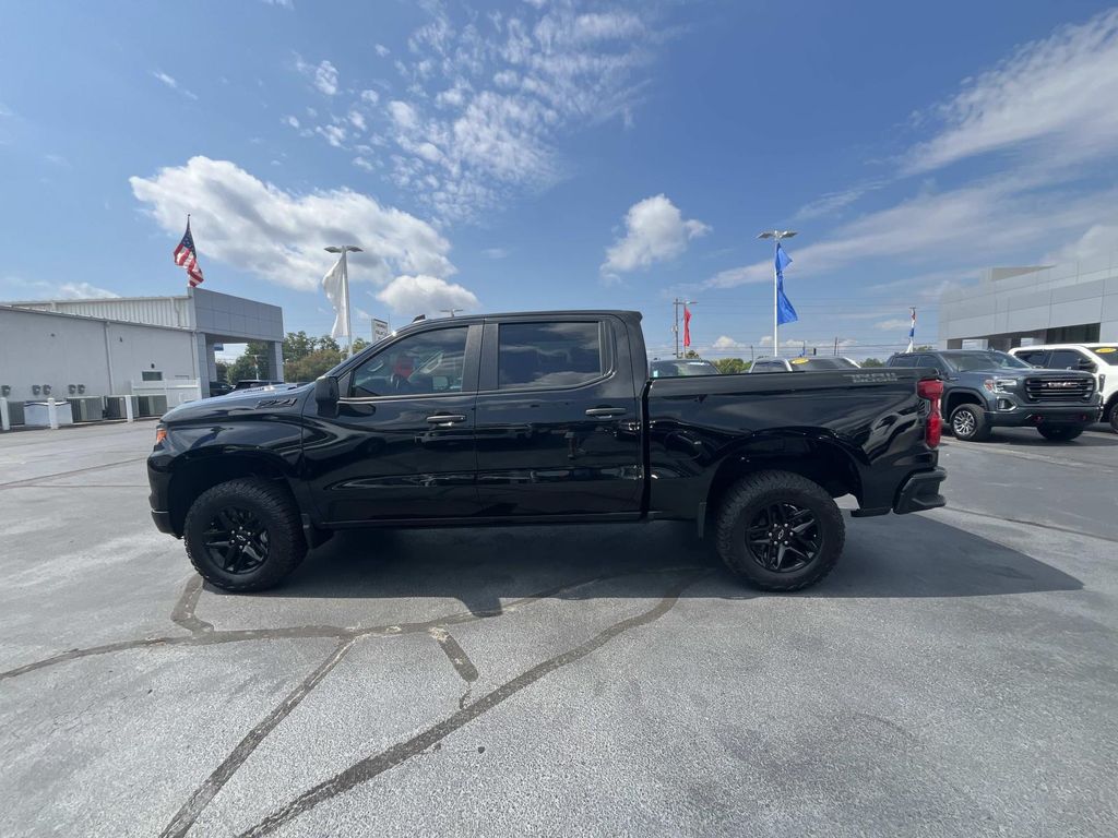 2025 Chevrolet Silverado 1500 Custom Trail Boss photo 4