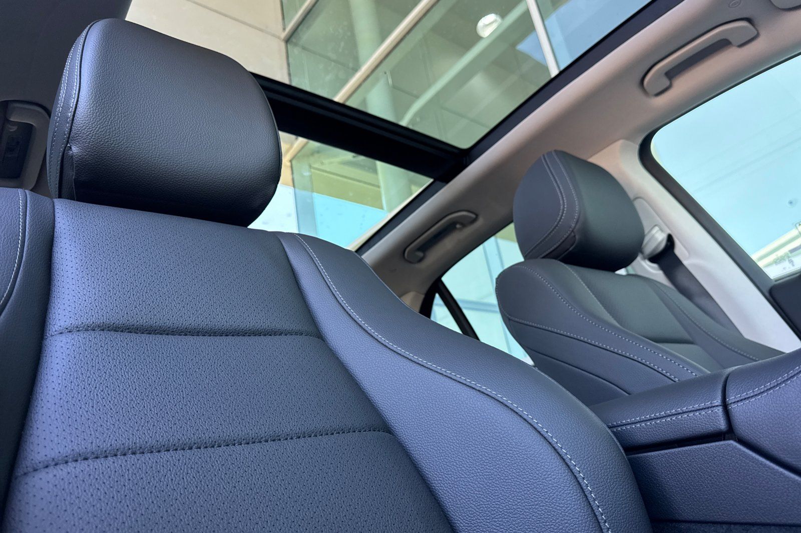2025 Mercedes Benz GLE 350 4MATIC photo 3