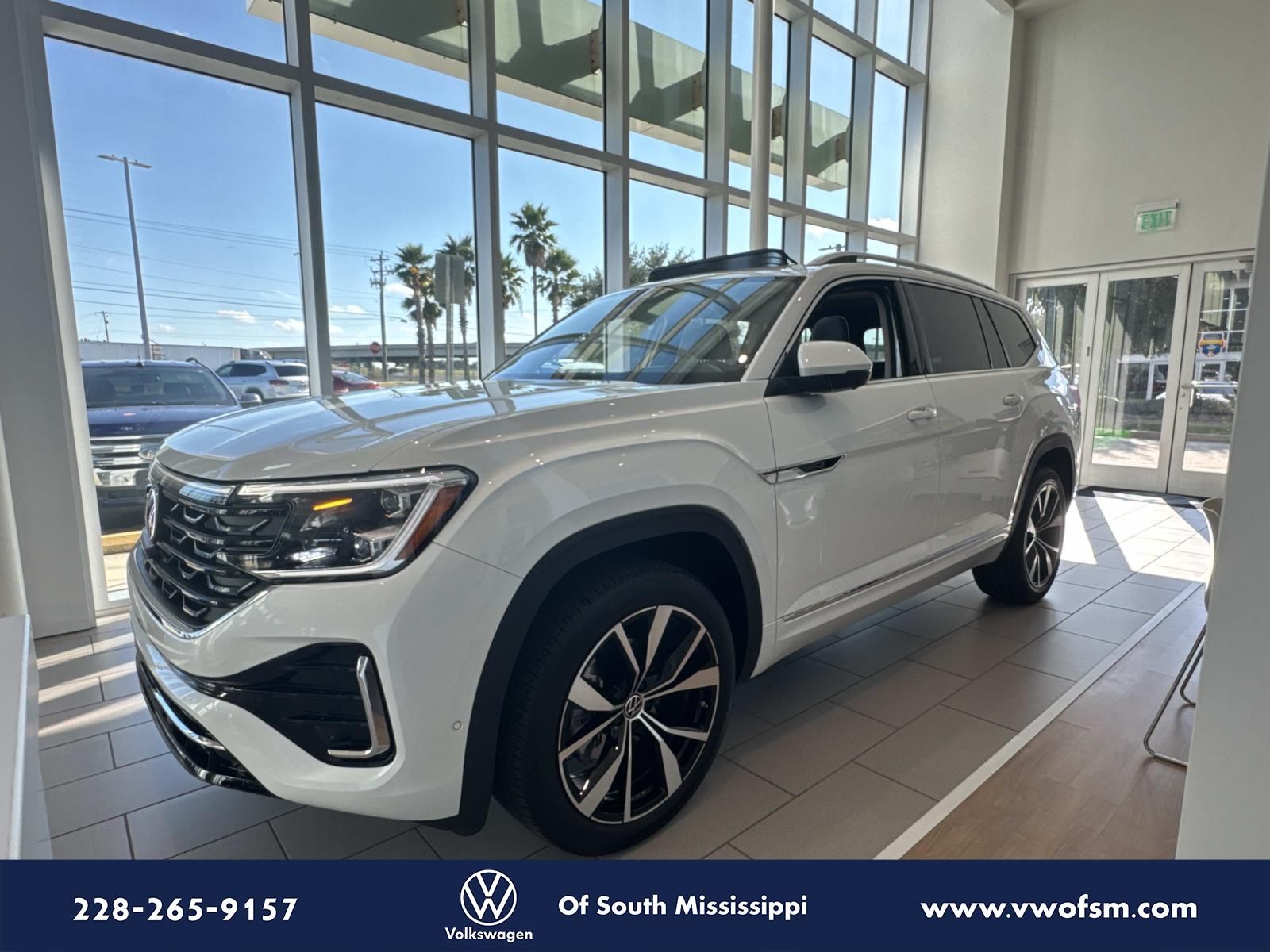 2026 Volkswagen Atlas SEL Premium R-Line's photo