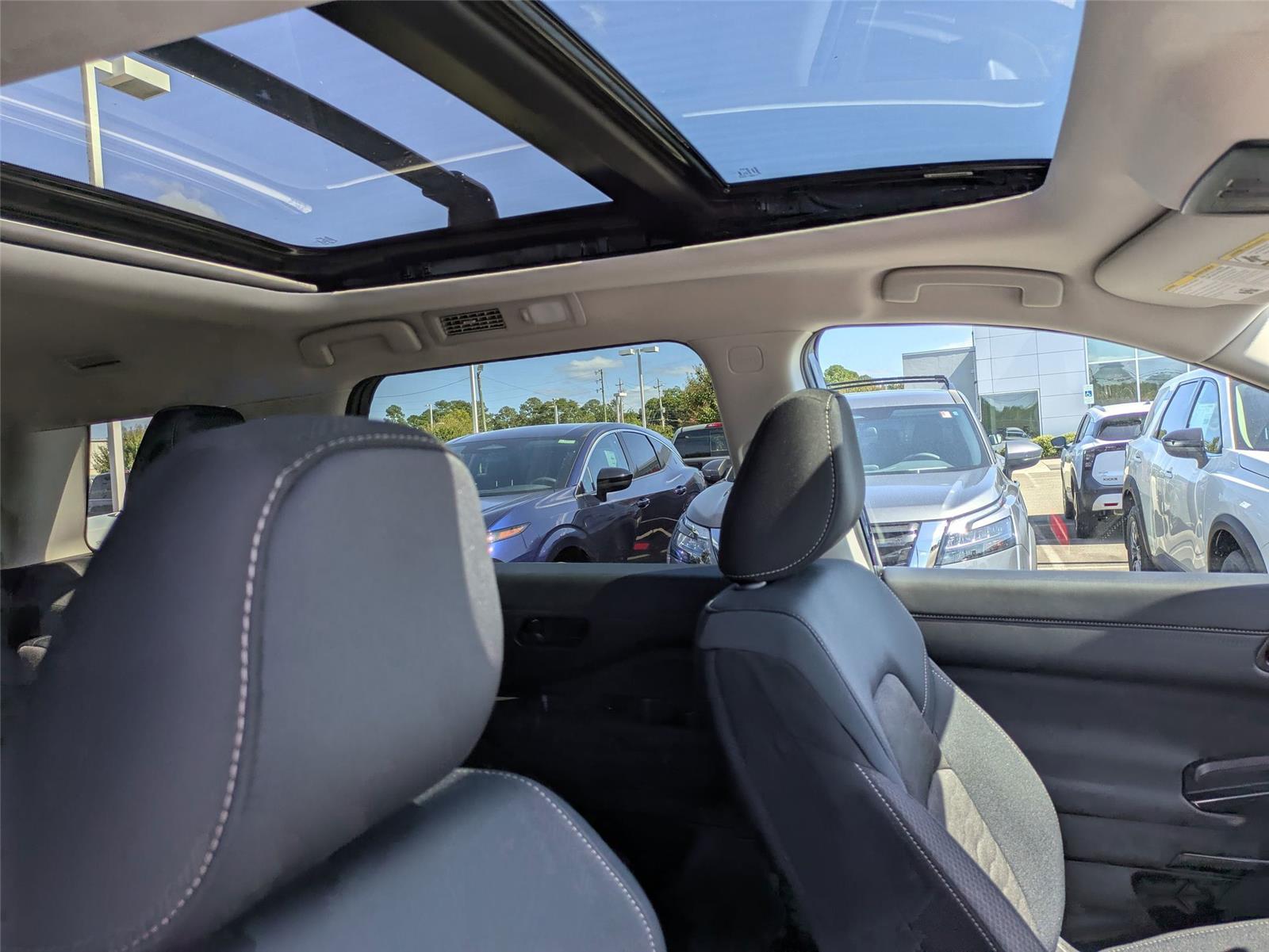 2025 Nissan Pathfinder SV photo 31