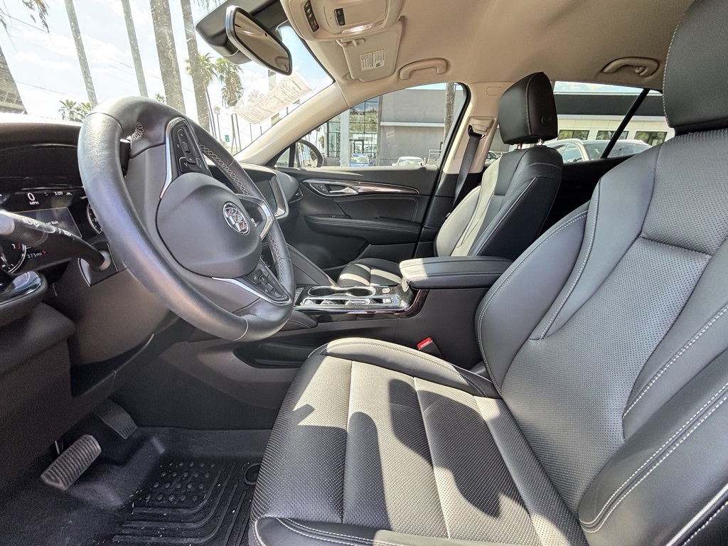 2023 Buick Envision Essence photo 6
