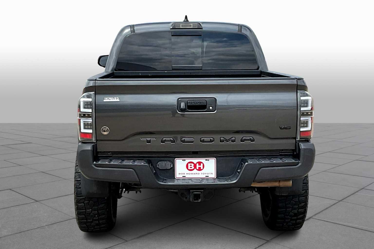 2020 Toyota Tacoma TRD photo 4