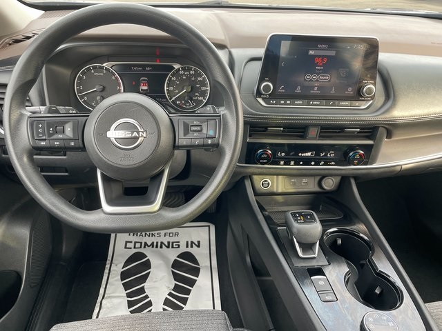 2023 Nissan Rogue SV photo 3