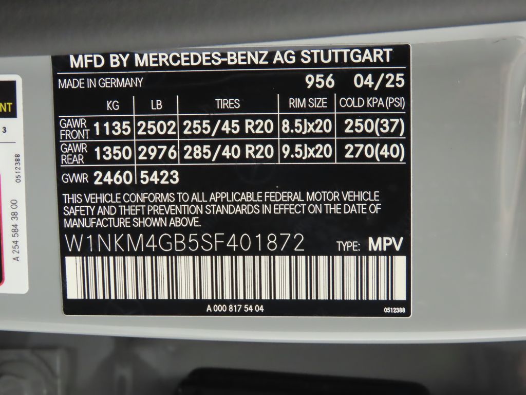 2025 Mercedes Benz GLC 300 photo 32