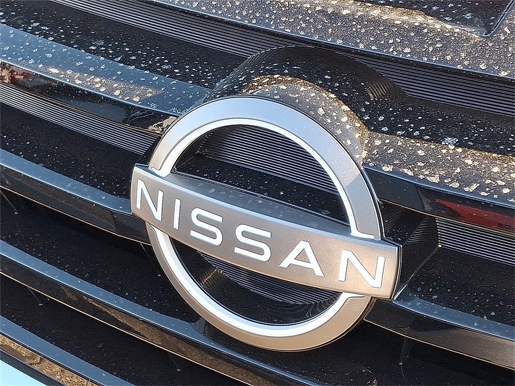 2025 Nissan Pathfinder SV photo 4