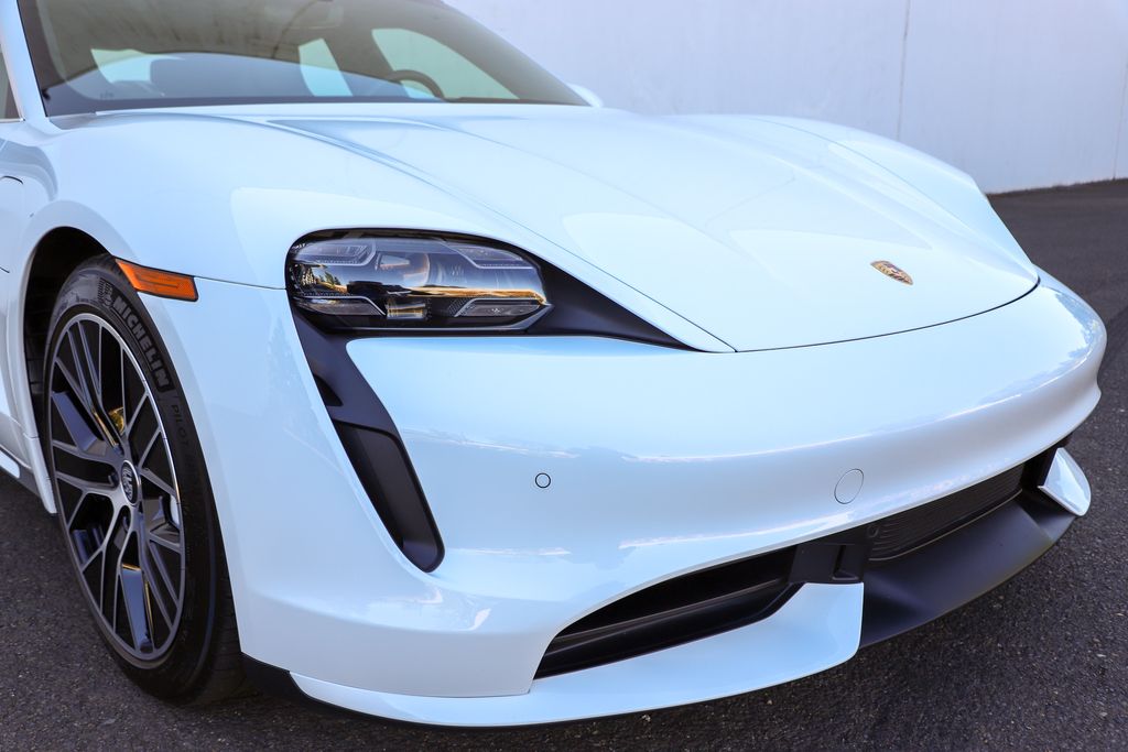 2020 Porsche Taycan Turbo photo 29