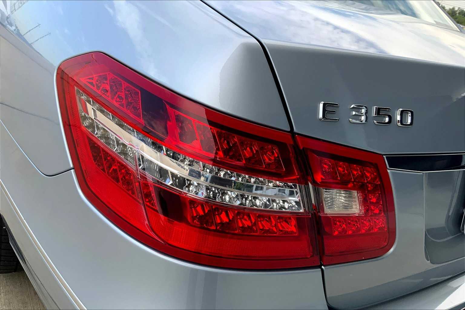 2013 Mercedes Benz E 350 photo 24