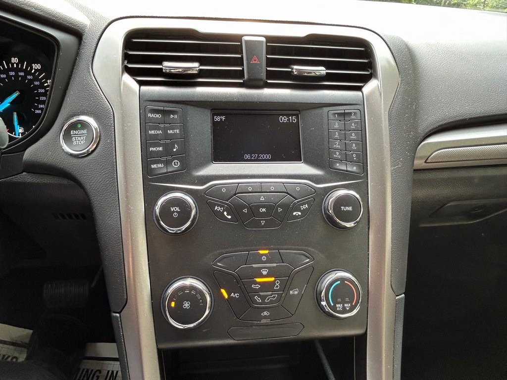 2019 Ford Fusion S photo 18