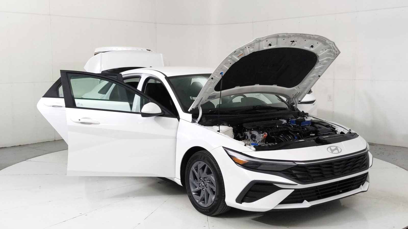 Used 2024 Serenity White Hyundai SEL image 13