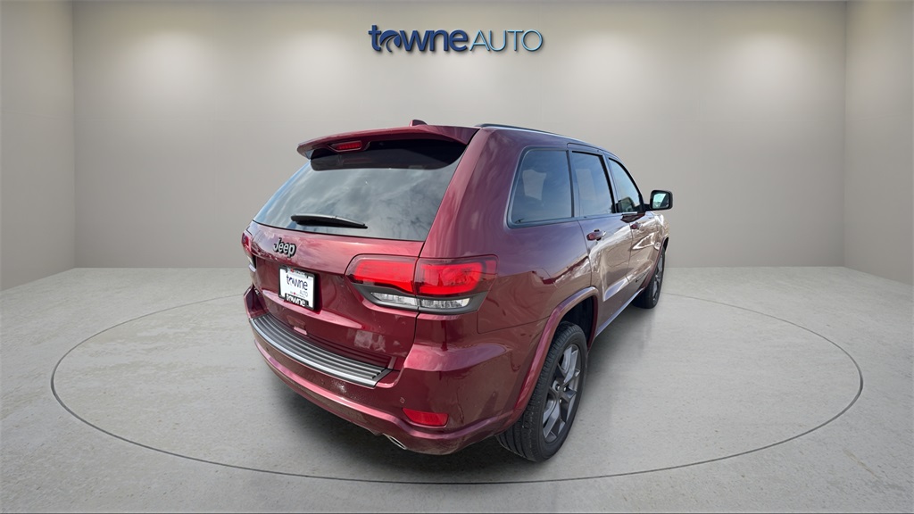 2021 Jeep Grand Cherokee Anniversary Edition photo 5