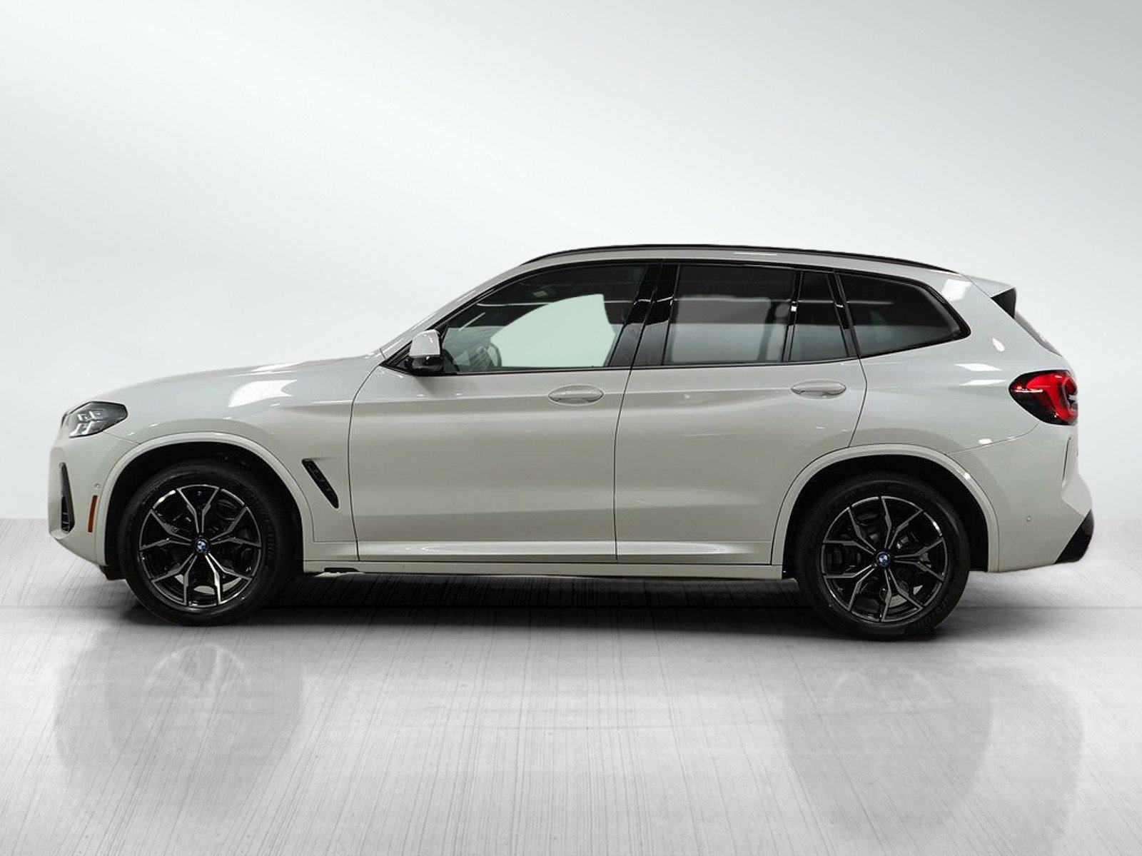 Used 2024 BMW X3 30i with VIN 5UX53DP01R9U33067 for sale in Bloomington, Minnesota