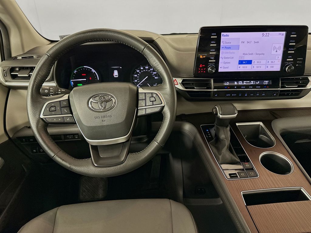 2024 Toyota Sienna XLE photo 22
