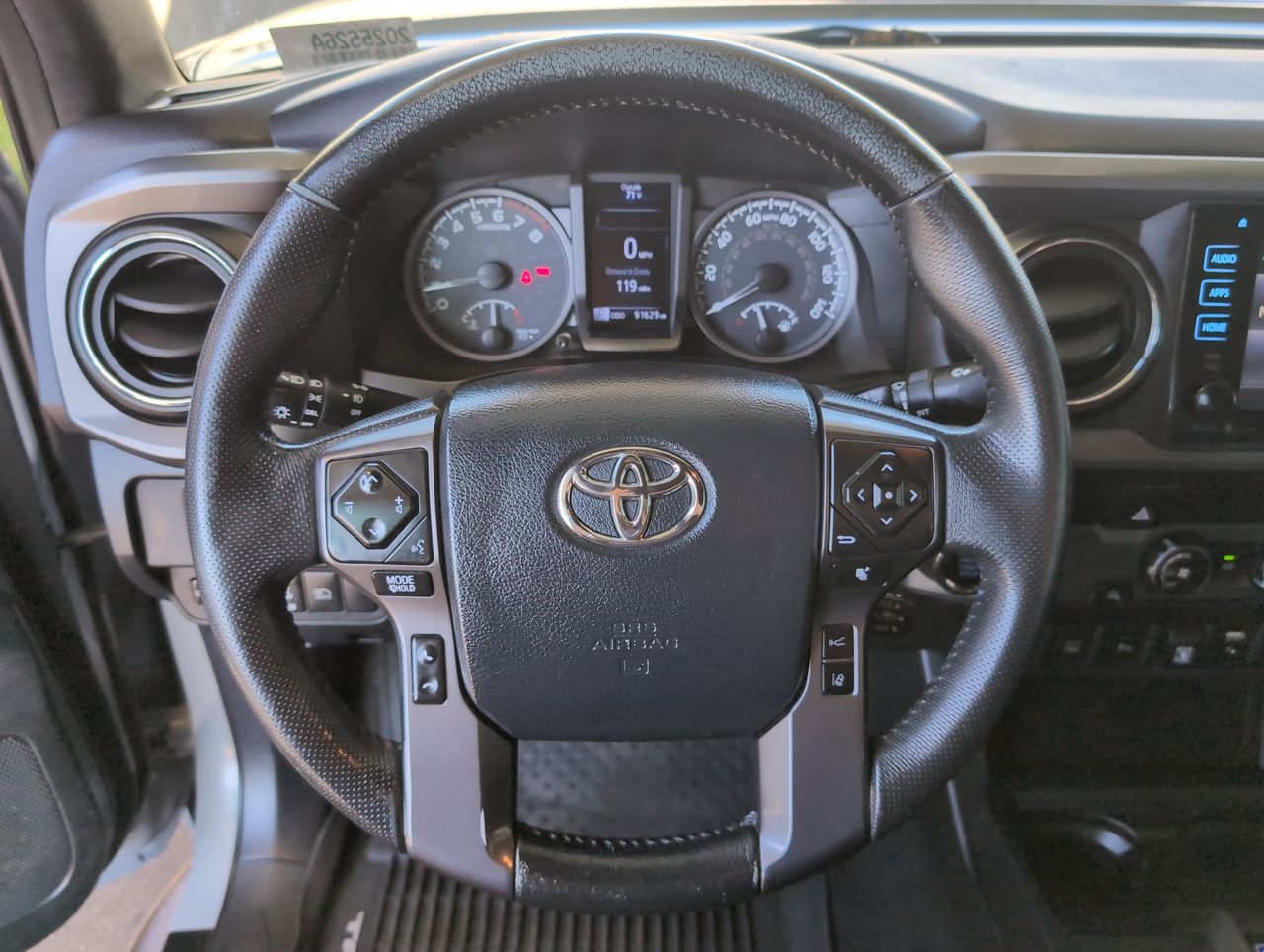 2019 Toyota Tacoma TRD Sport photo 2