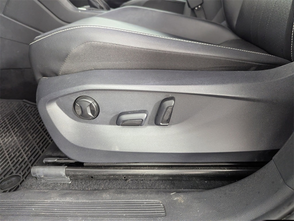 2022 Volkswagen Tiguan SE photo 10