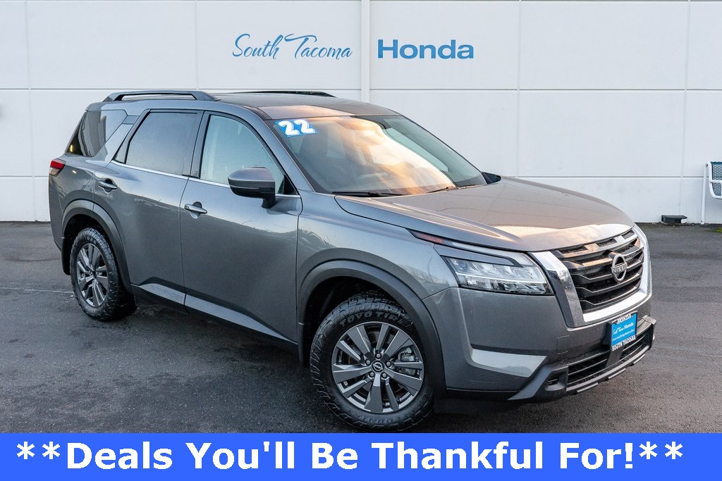 2022 Nissan Pathfinder SV's photo