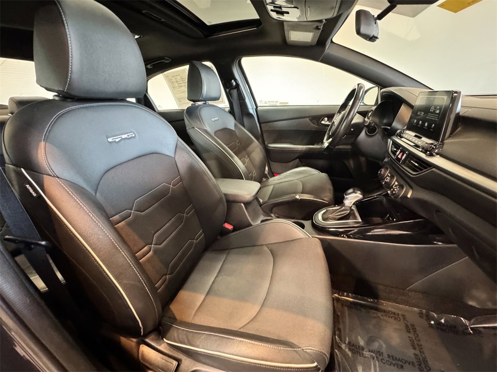 2020 Kia Forte GT-Line photo 24