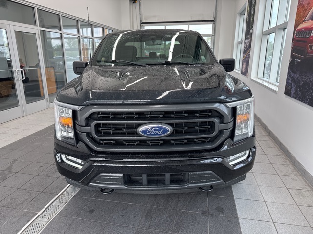 2022 Ford F-150 XLT photo 2