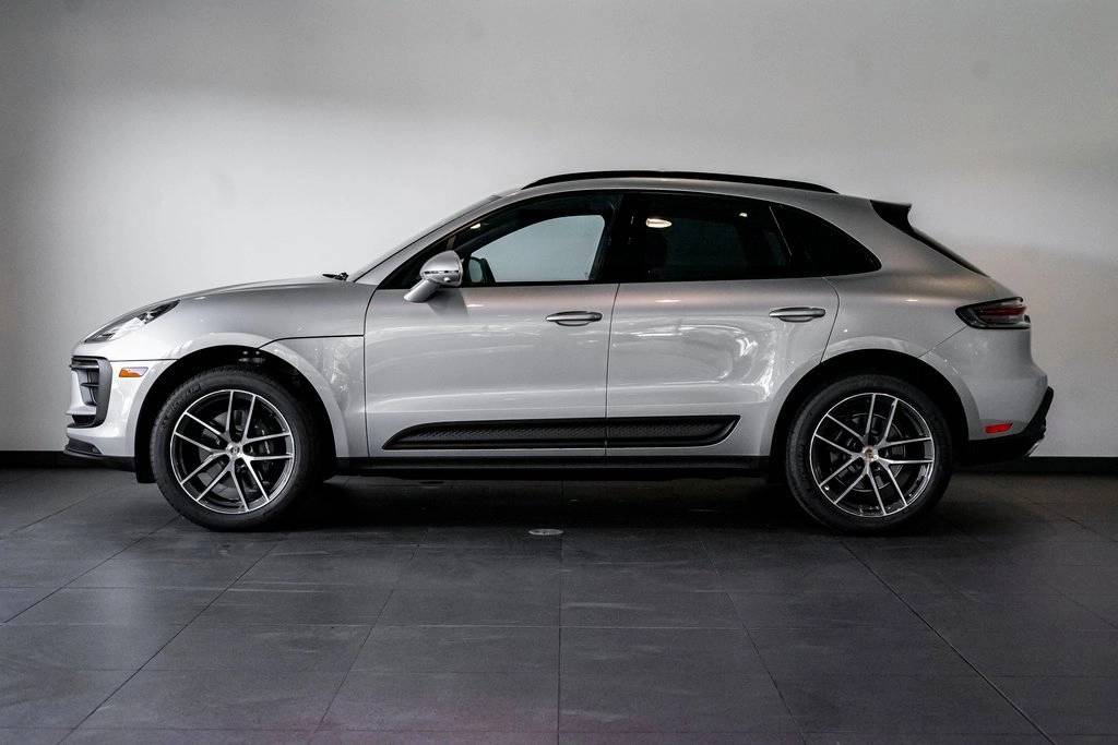 2024 Porsche Macan Base photo 4