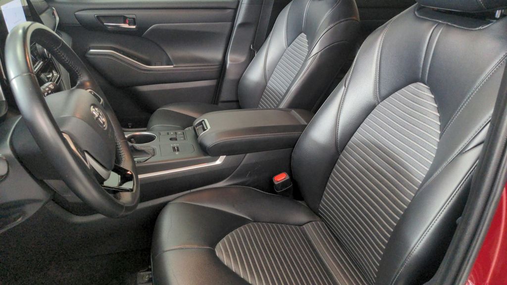 2023 Toyota Highlander XSE photo 15