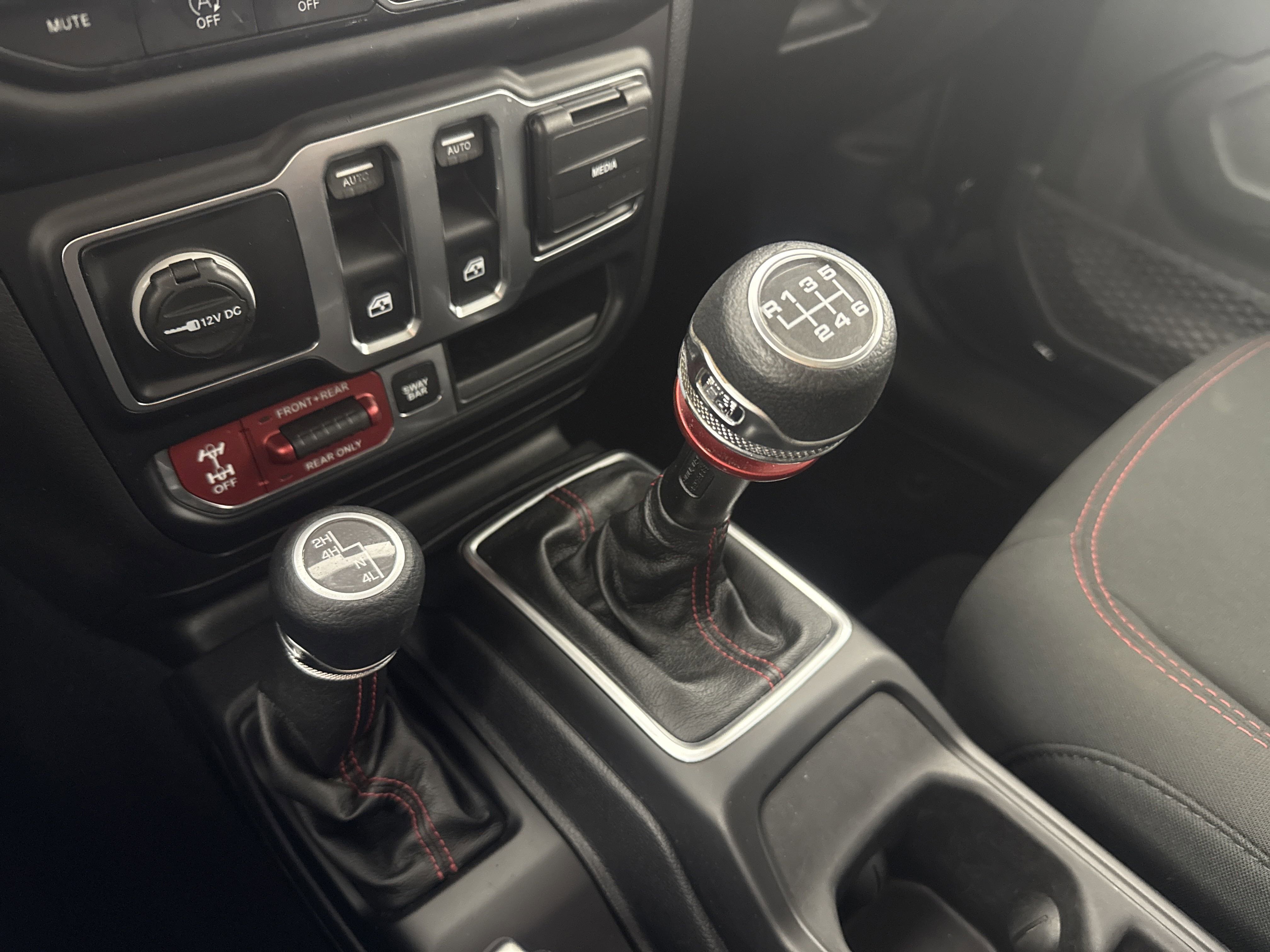 2019 Jeep Wrangler Rubicon photo 8