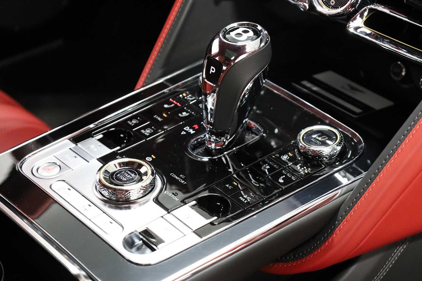 2021 Bentley Flying Spur V8 photo 17