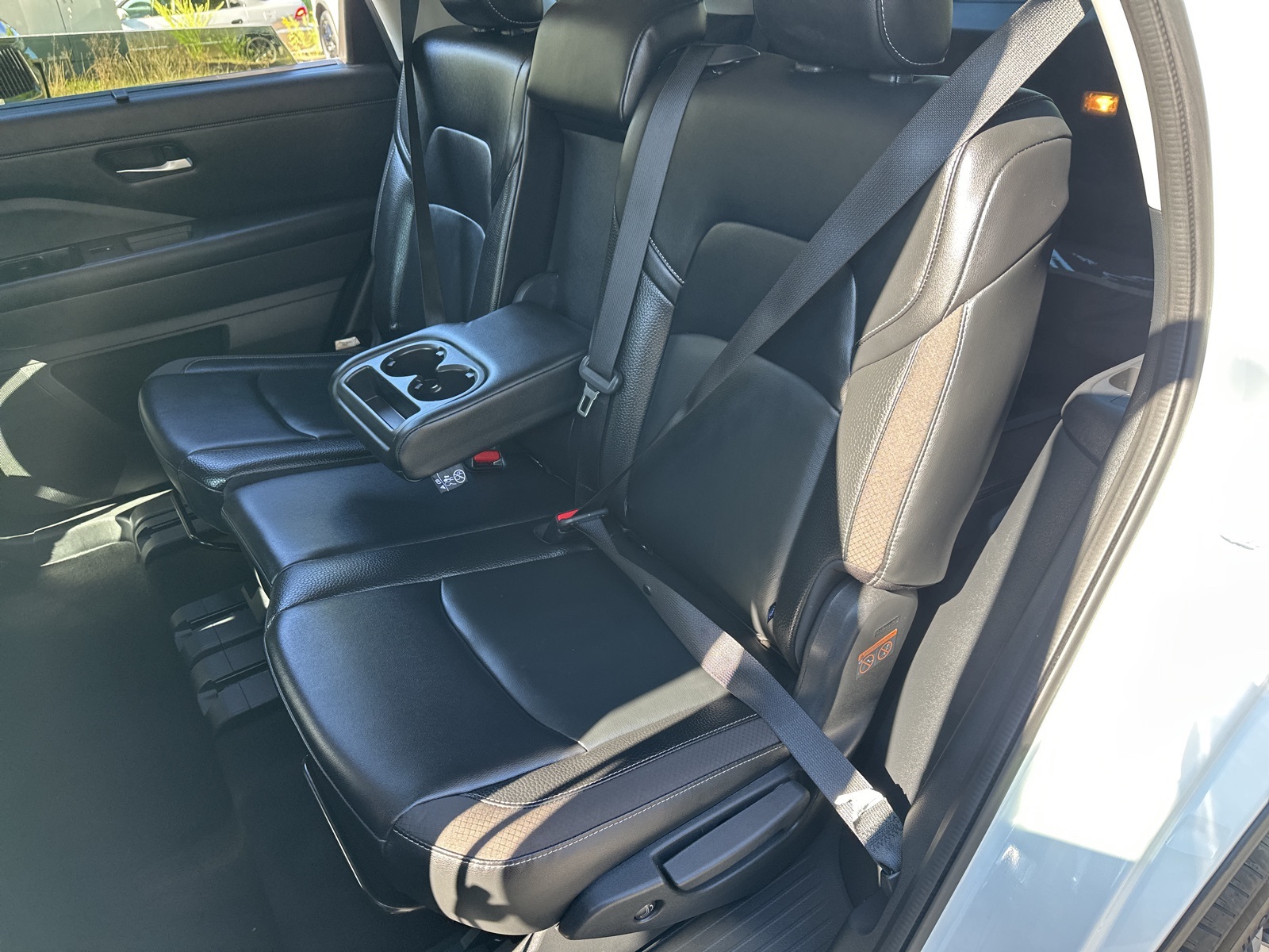 2023 Nissan Pathfinder SL photo 28