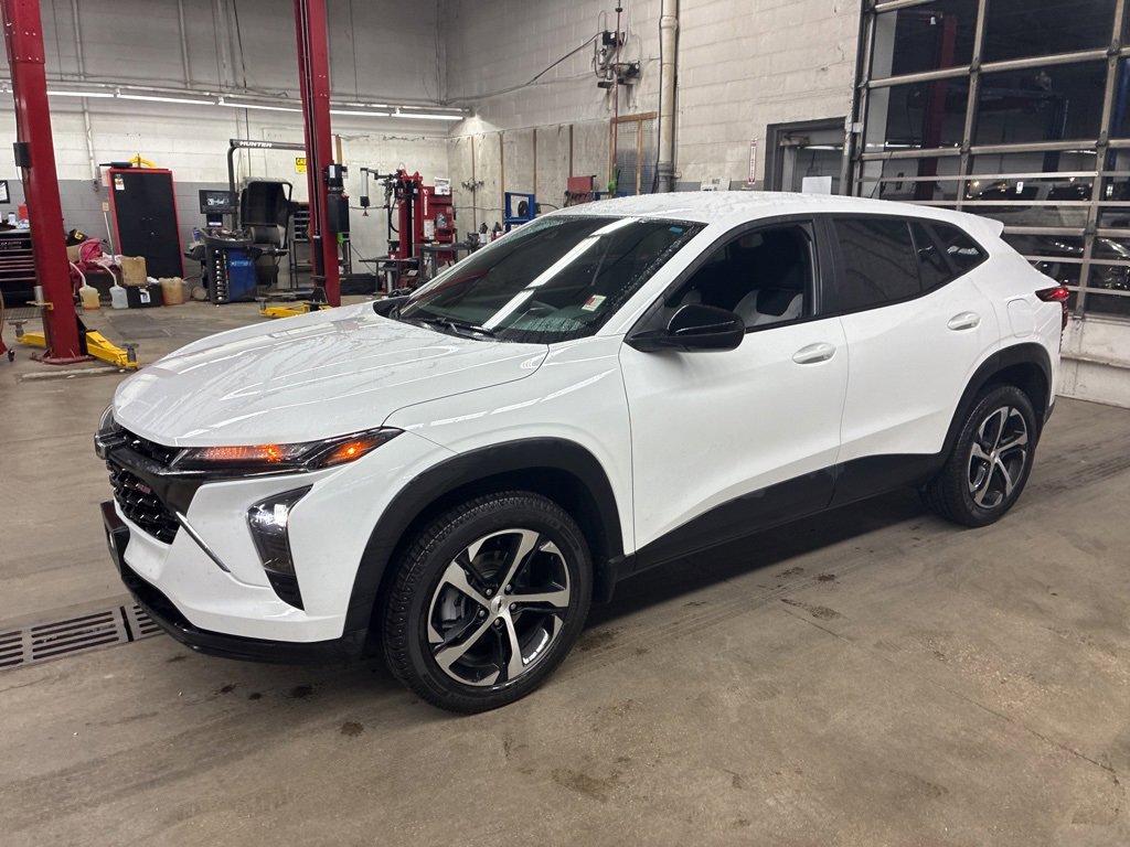 Used 2024 Chevrolet Trax RS with VIN KL77LGE21RC128037 for sale in Kansas City