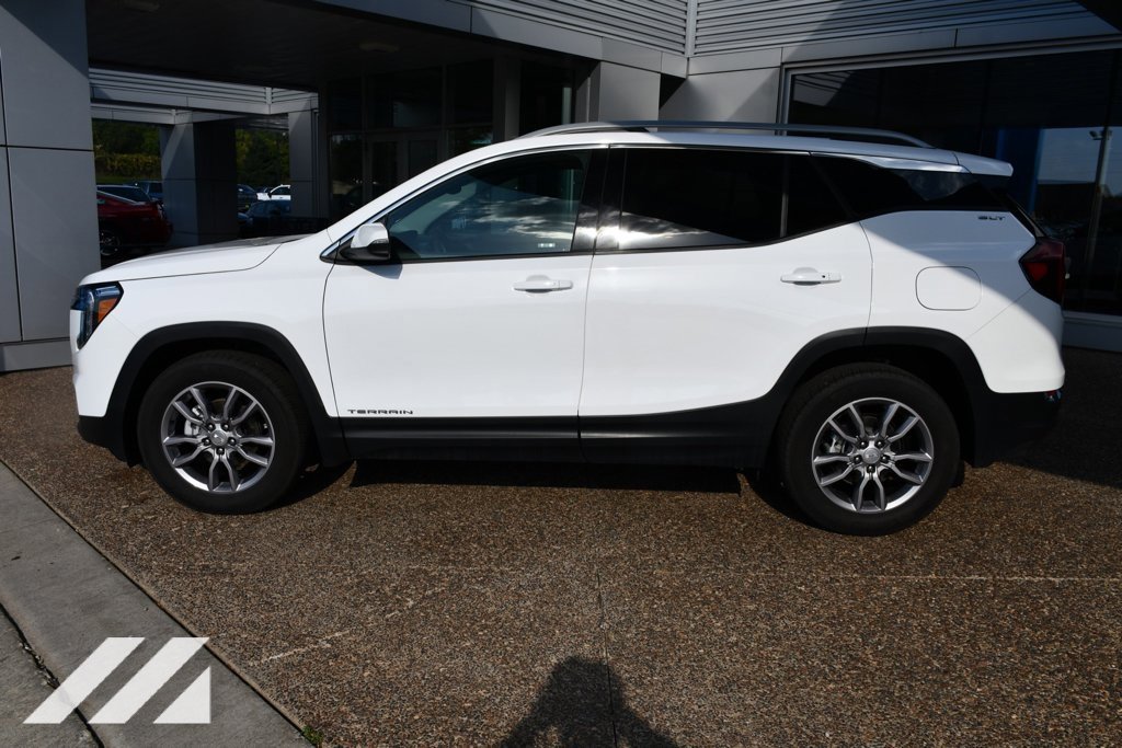 2024 Gmc Terrain SLT photo 2