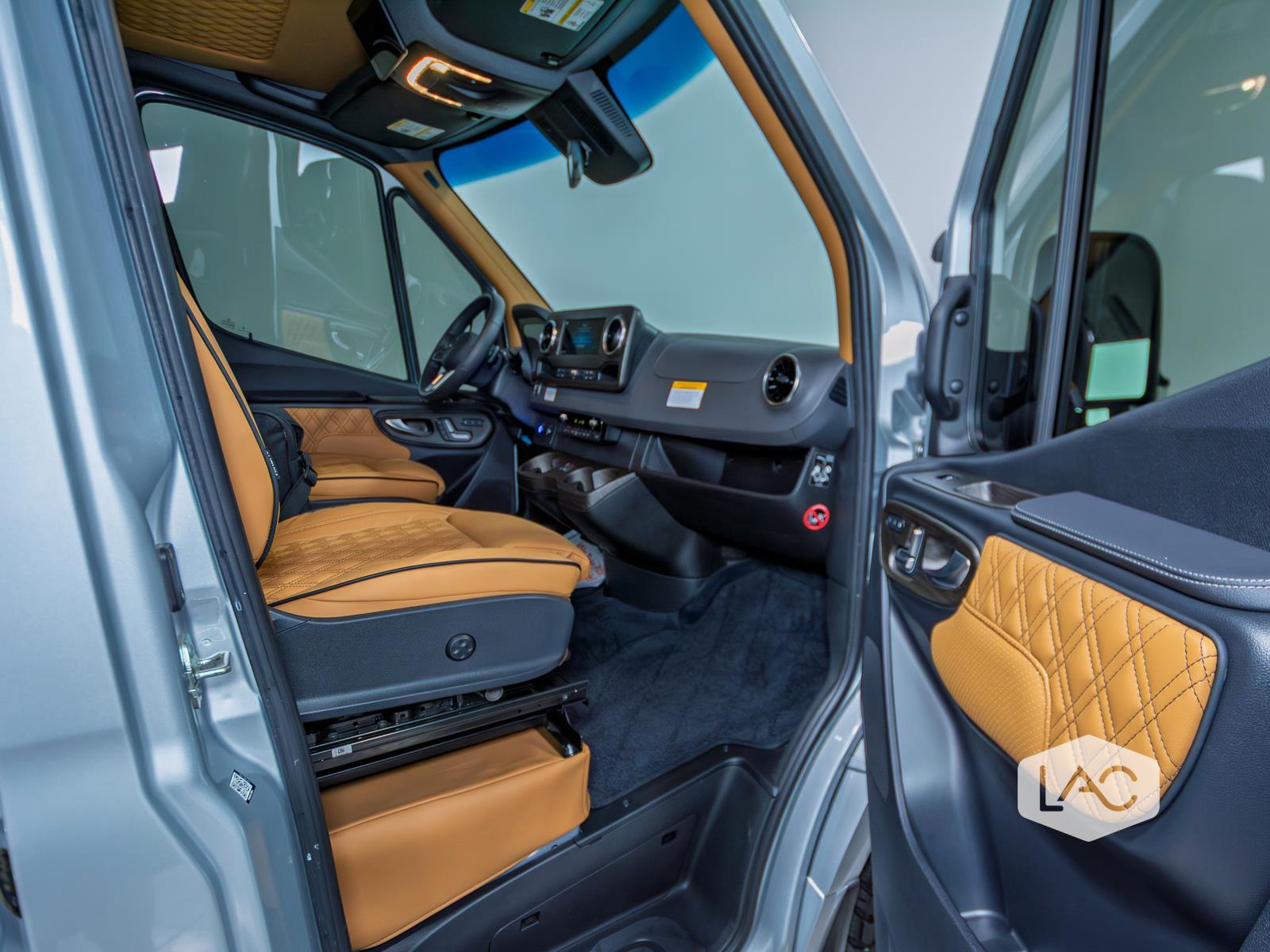 2023 Mercedes Benz Sprinter 3500 photo 11