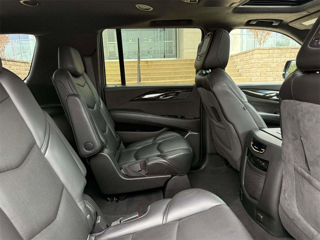 2019 Cadillac Escalade ESV Platinum photo 15