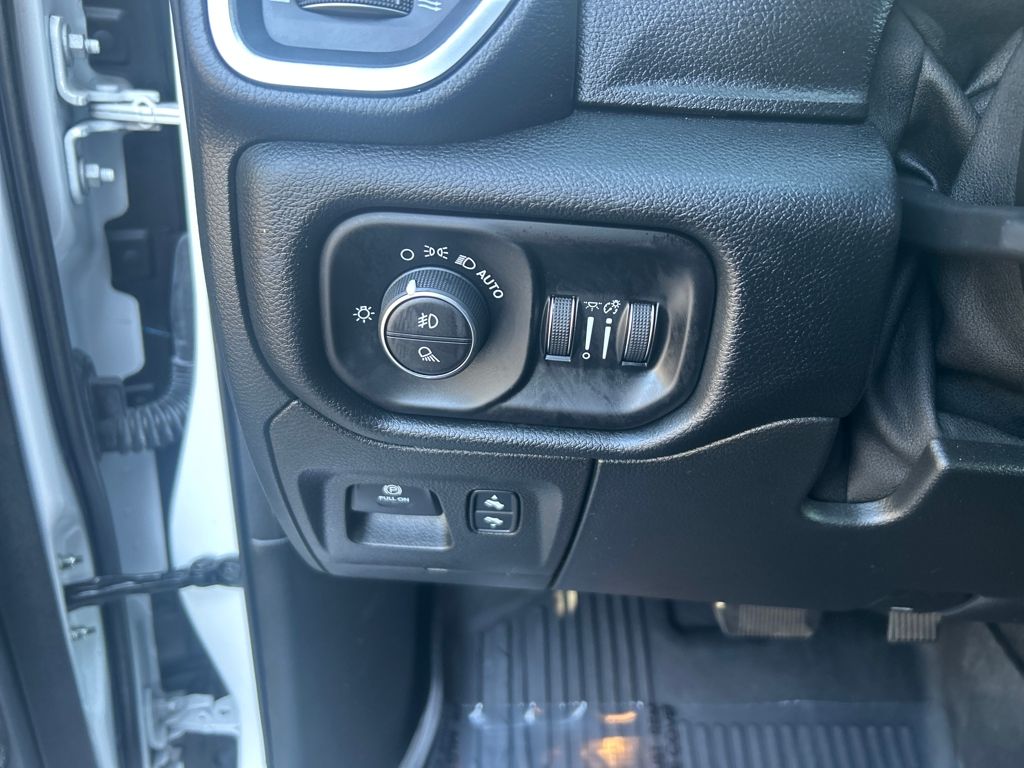 2022 Ram 1500 Laramie photo 16