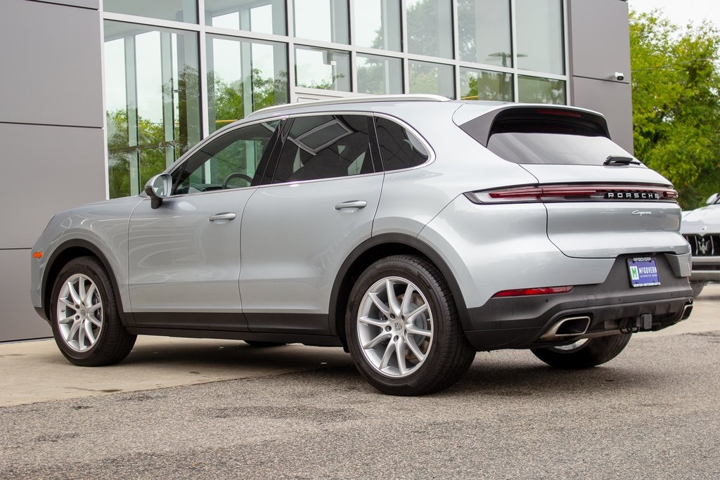 2024 Porsche Cayenne Base photo 8