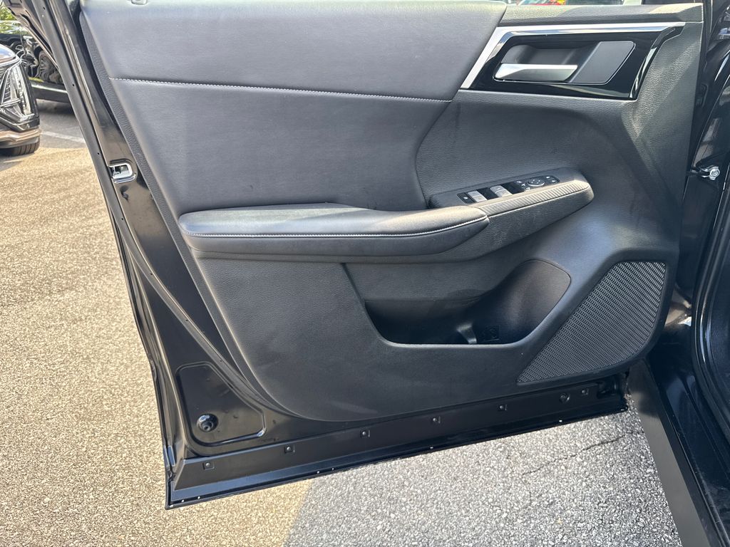 2024 Mitsubishi Outlander SE photo 11
